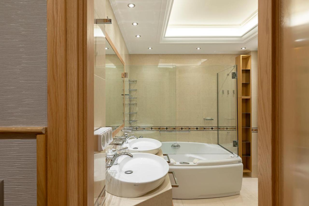 Vouliagmeni'S Elegance By Acropolis Suites Афины Экстерьер фото